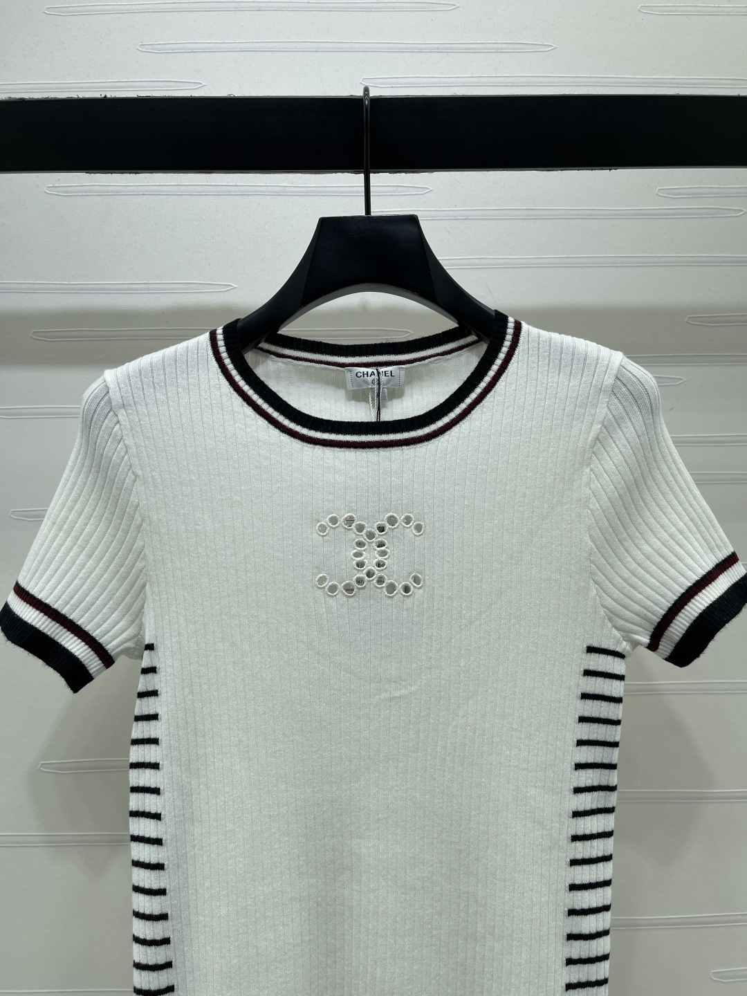 CHANEL シャネル ニット Tシャツ レディース ロゴ刺繍 縦リブ 白 - 画像 5