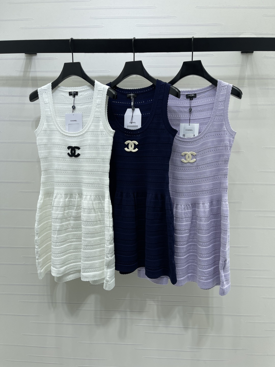 CHANEL シャネル レディース ワンピース バックレス ロゴ ニット 3色展開 - 画像 1
