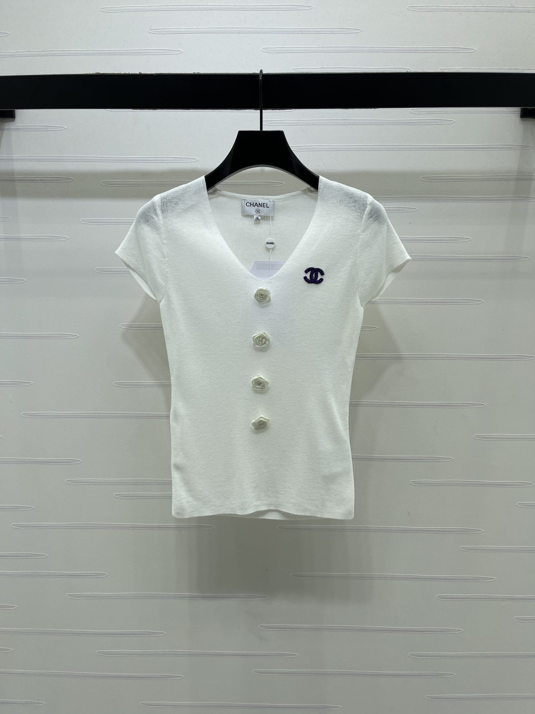 CHANEL シャネル ニット Tシャツ レディース プレスドボタン ロゴ刺繍 ホワイト