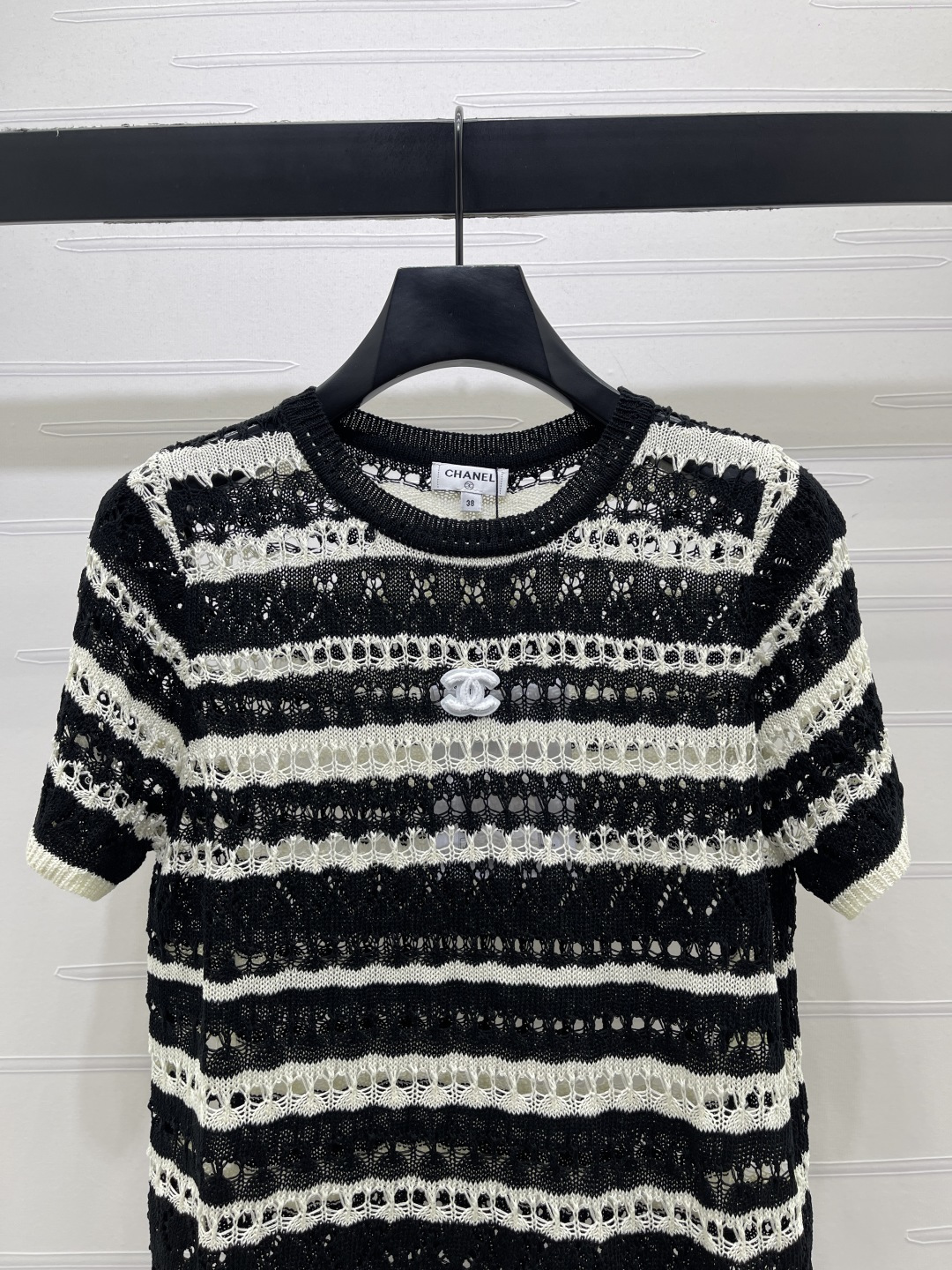 CHANEL シャネル ニット Tシャツ レディース ロング丈 デザイン ブラック ホワイト - 画像 4