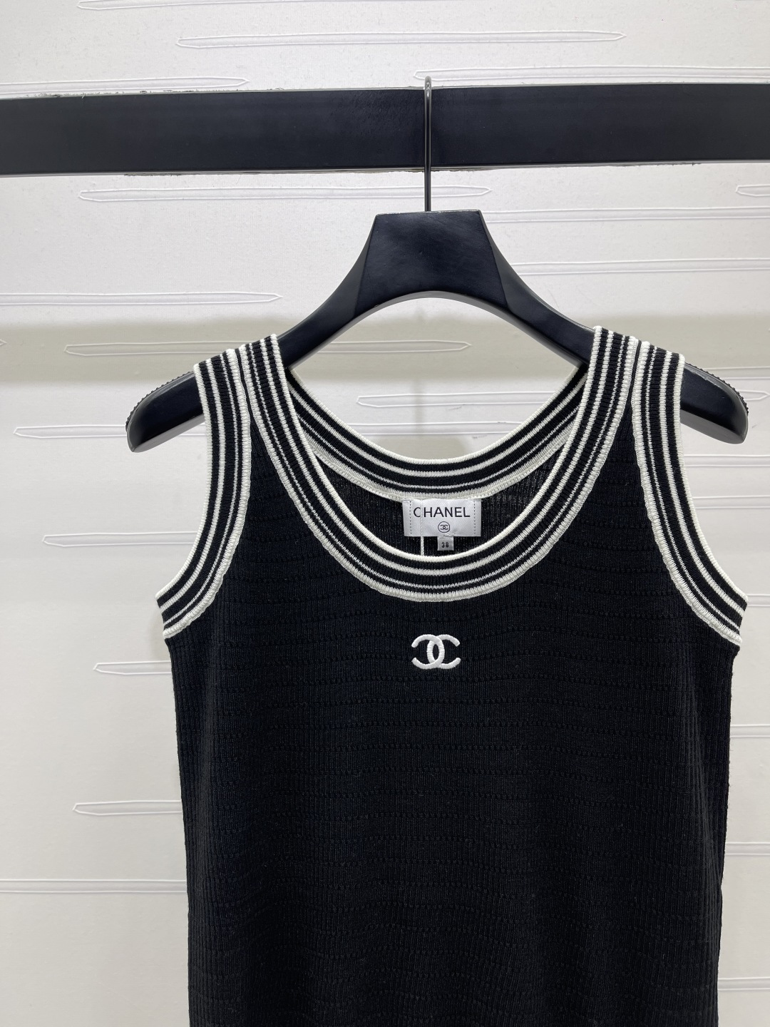 CHANEL シャネル ニット サイドリブ ロゴ刺繍 ブラック ホワイト - 画像 3