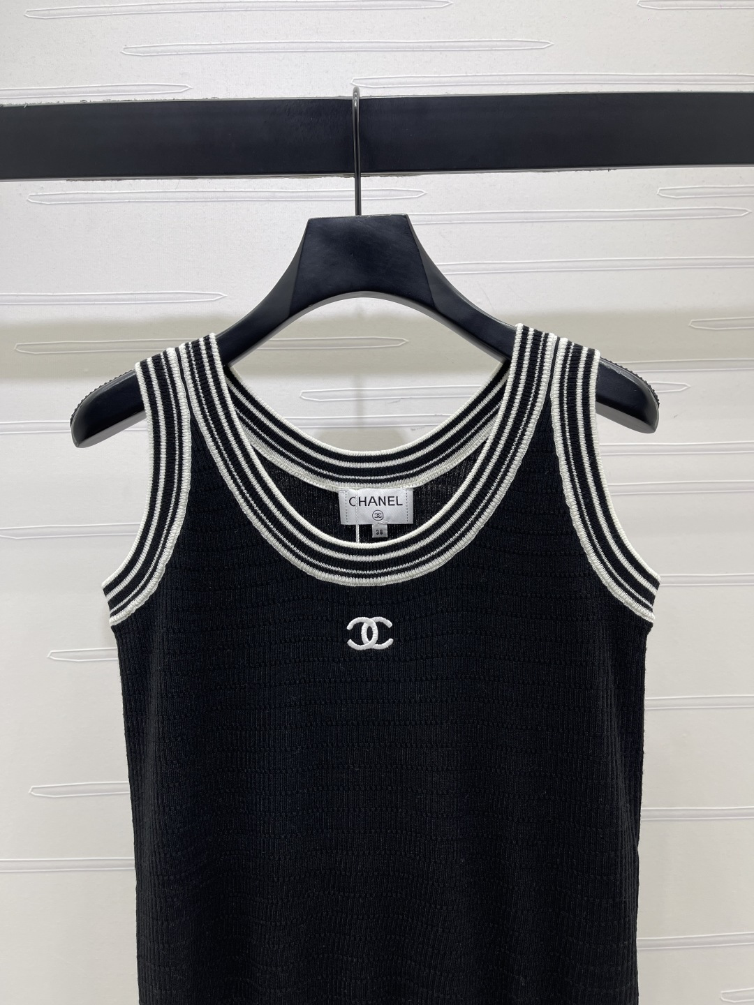 CHANEL シャネル ニット サイドリブ ロゴ刺繍 ブラック ホワイト - 画像 4