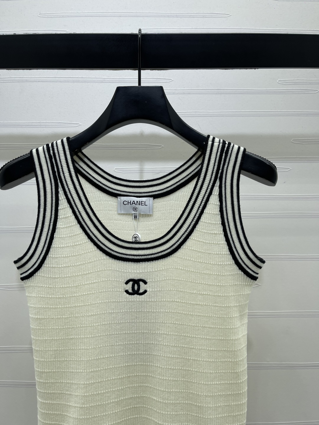 CHANEL シャネル ニット サイドリブ レースアップ ベスト ホワイト ブラック 全2色 - 画像 3