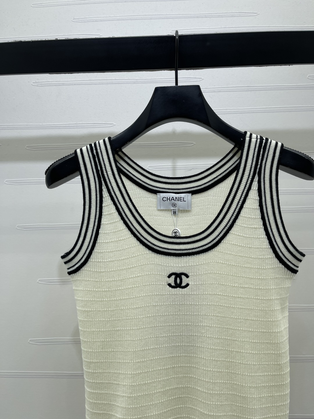 CHANEL シャネル ニット サイドリブ レースアップ ベスト ホワイト ブラック 全2色 - 画像 4