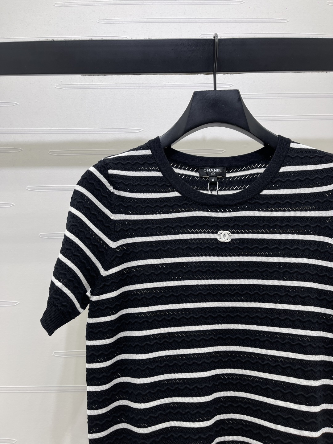 CHANEL シャネル ニット Tシャツ レディース ロング丈 リブ デザイン ブラック ホワイト - 画像 3