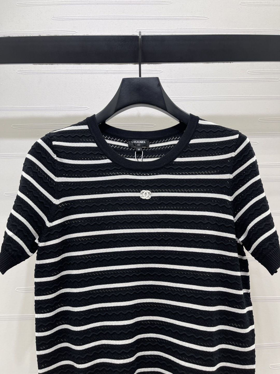 CHANEL シャネル ニット Tシャツ レディース ロング丈 リブ デザイン ブラック ホワイト - 画像 4