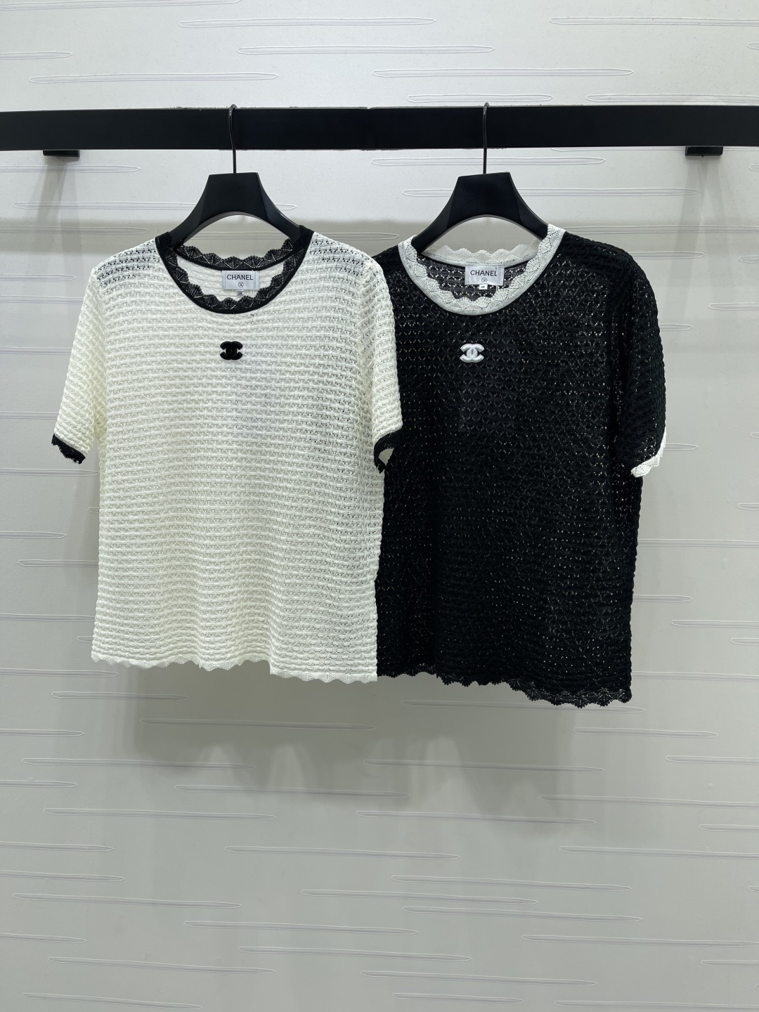 CHANEL シャネル ニット Tシャツ レディース フレア袖 ロールネック レーストリム ホワイト/ブラック