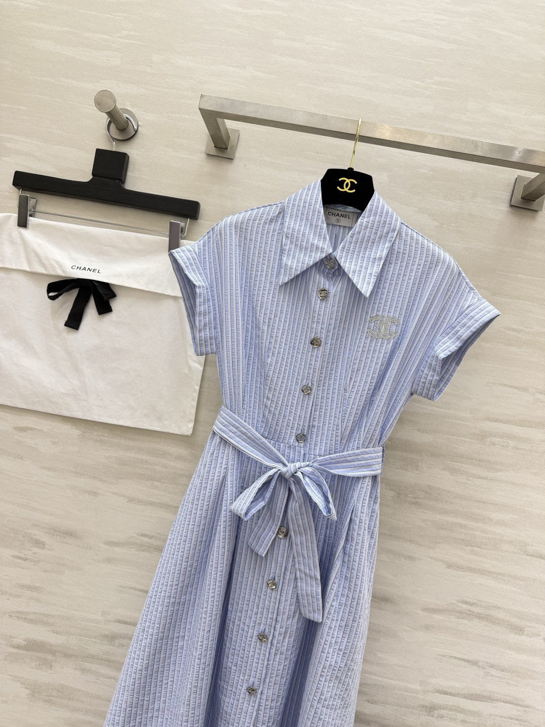 CHANEL シャネル ワンピース レディース 綿100% リブストライプ フロントボタン ショートスリーブ ロング丈 ブルー - 画像 2