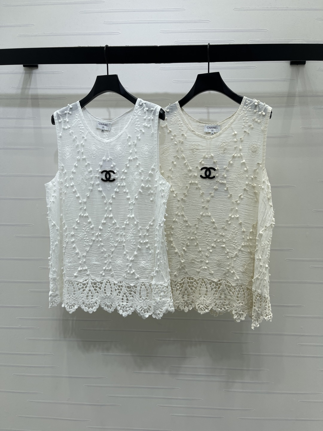 CHANEL シャネル ニット レディース レース バックレス サイドスリット 胸元ロゴ ホワイト 2色展開