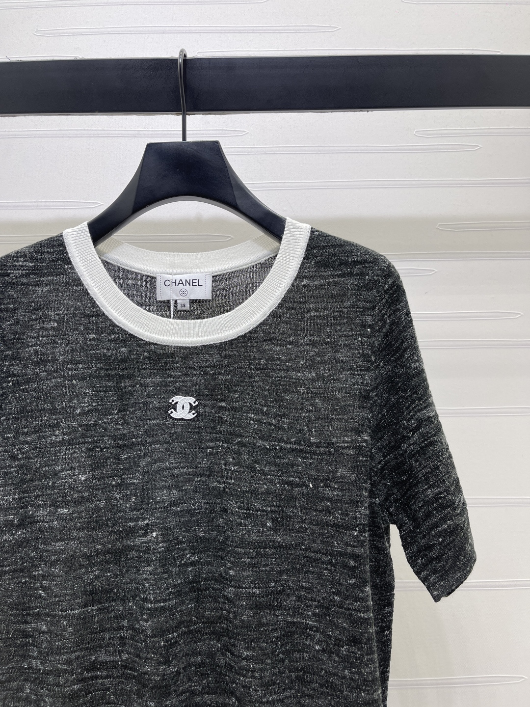 CHANEL シャネル ニット Tシャツ メンズ レディース ロング丈 薄手 軽量 シルエット グレー ブラック - 画像 2