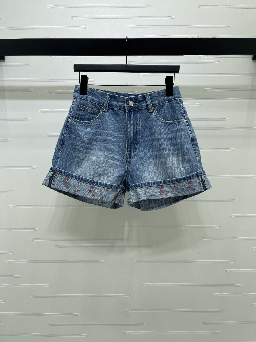 CHANE チャン サイズM フリル付きデニムショートパンツ サイズM レディース フラワー刺繍 ブルー