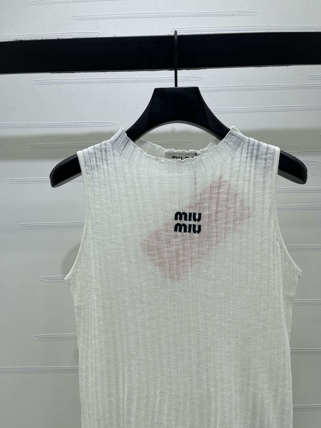 MIU MIU ミウミウ ニット タンクトップ 女性用 縦坑条 ロゴ刺繍 レイヤード 白・グレー 全2色 - 画像 4
