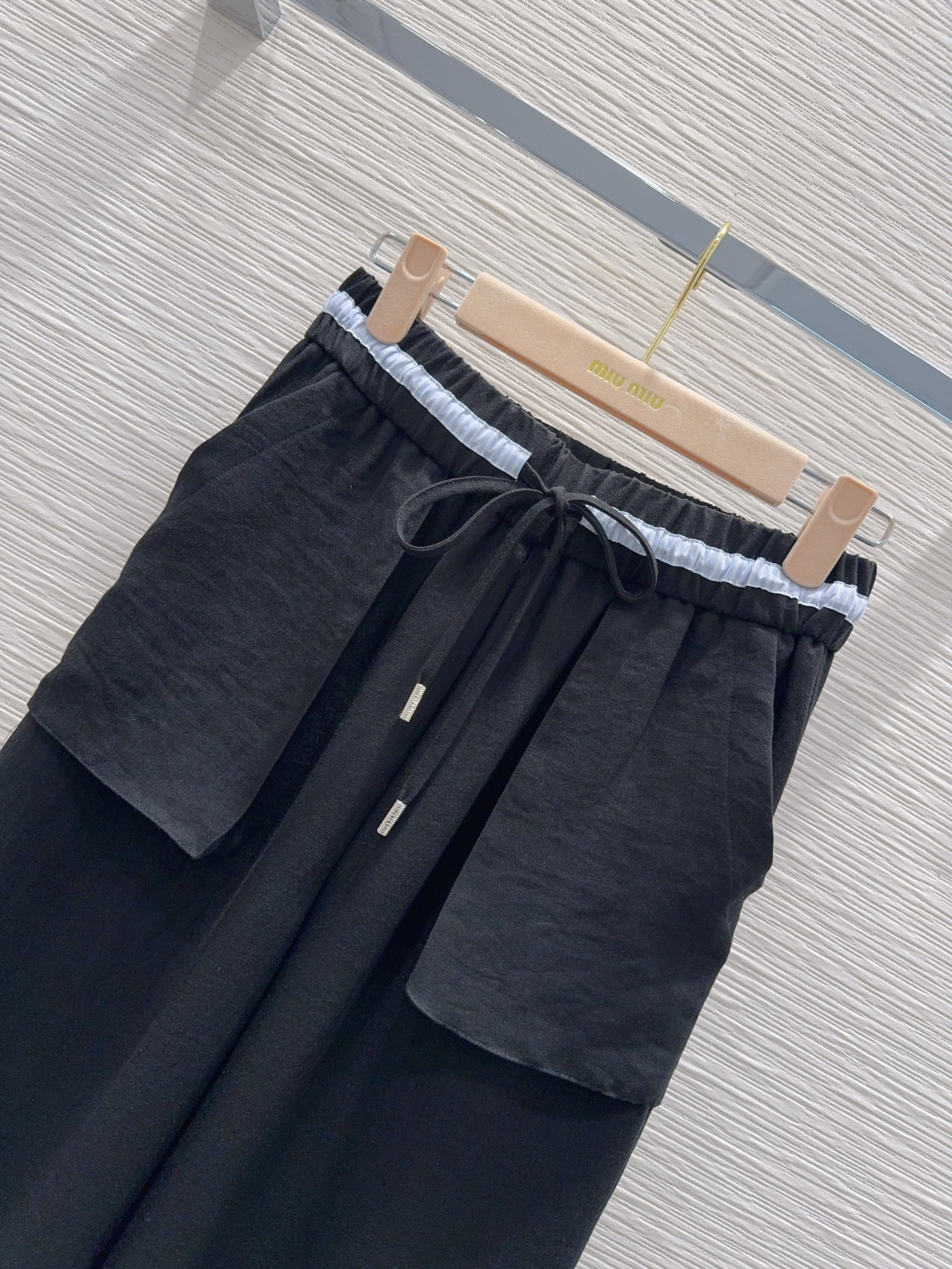 MIU MIU ミュウミュウ ワイドパンツ レディース ウェストゴム ポケット付き 黒 - 画像 2