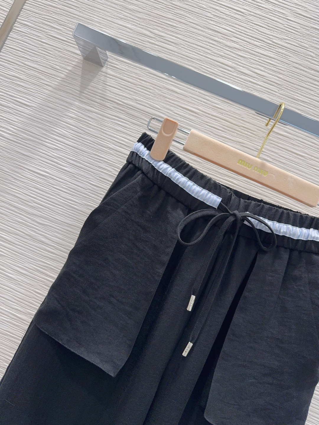 MIU MIU ミュウミュウ ワイドパンツ レディース ウェストゴム ポケット付き 黒 - 画像 3