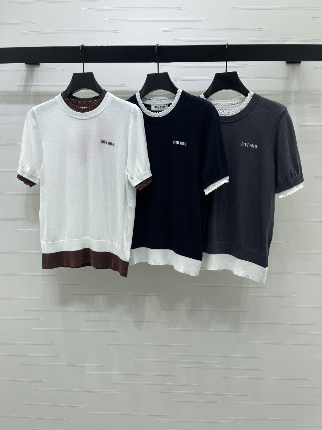 MIU MIU ミウミウ ニット Tシャツ レディース ミニロゴ ポリエステル 3色展開