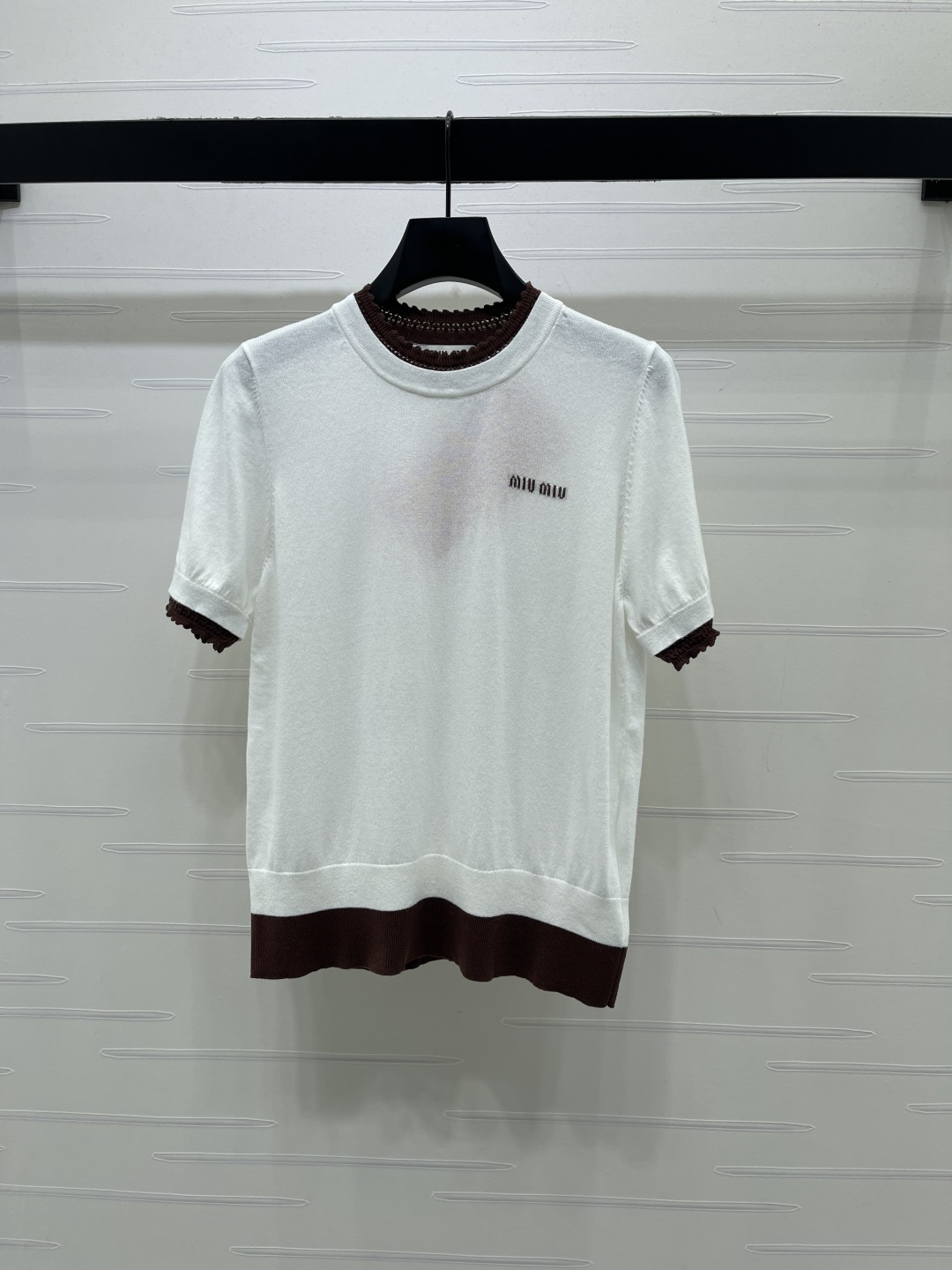 MIU MIU ミウミウ ニット Tシャツ レディース ミニロゴ ポリエステル 3色展開 - 画像 2