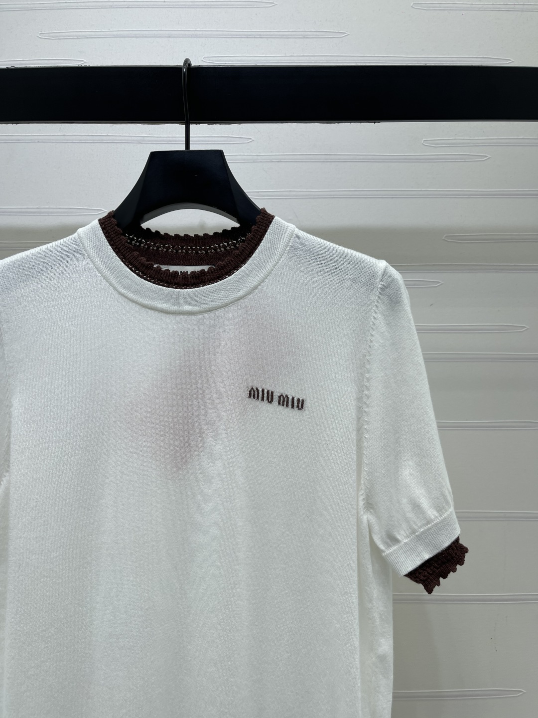 MIU MIU ミウミウ ニット Tシャツ レディース ミニロゴ ポリエステル 3色展開 - 画像 3