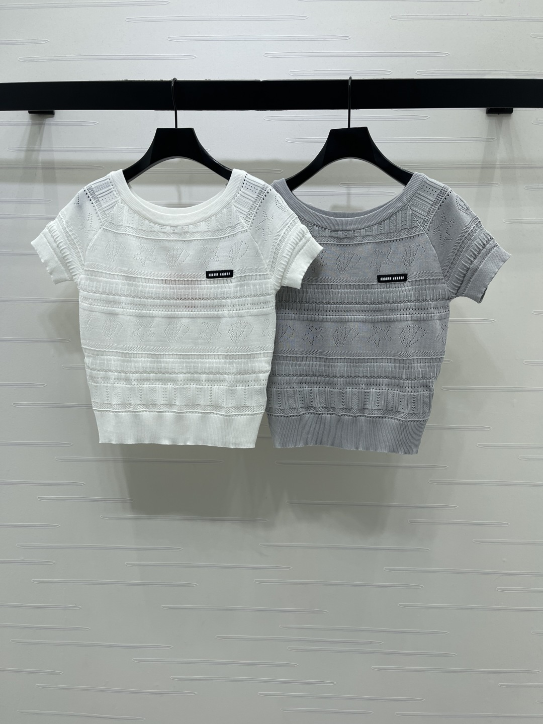 MiuMi ミューミー ニット Tシャツ レディース ロング丈 レース風デザイン レース風 ホワイト グレー