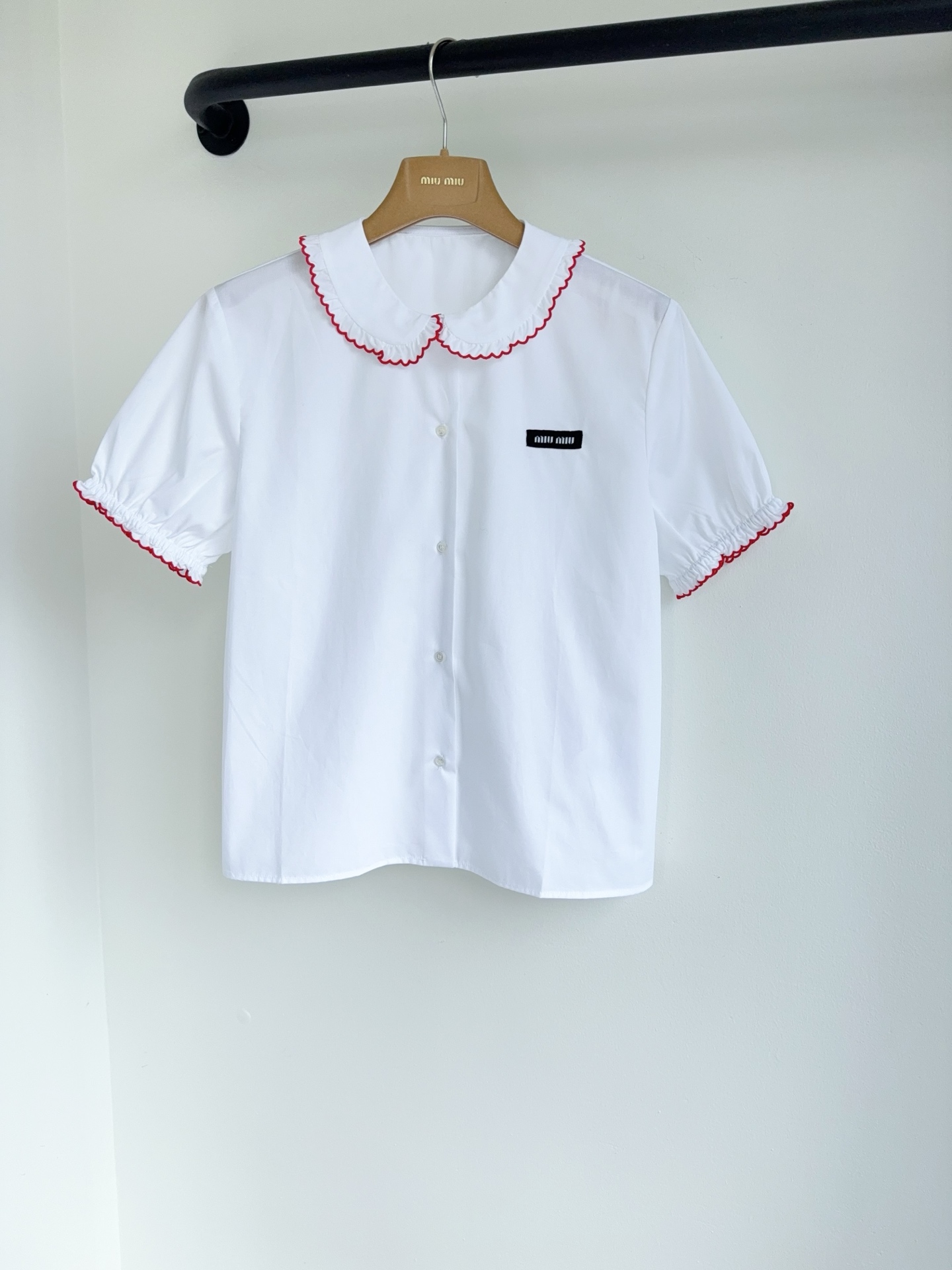 MIU MIU ミウミウ ファッション シャツ レディース フランス風リボン フリル襟 ロゴ刺繍 白