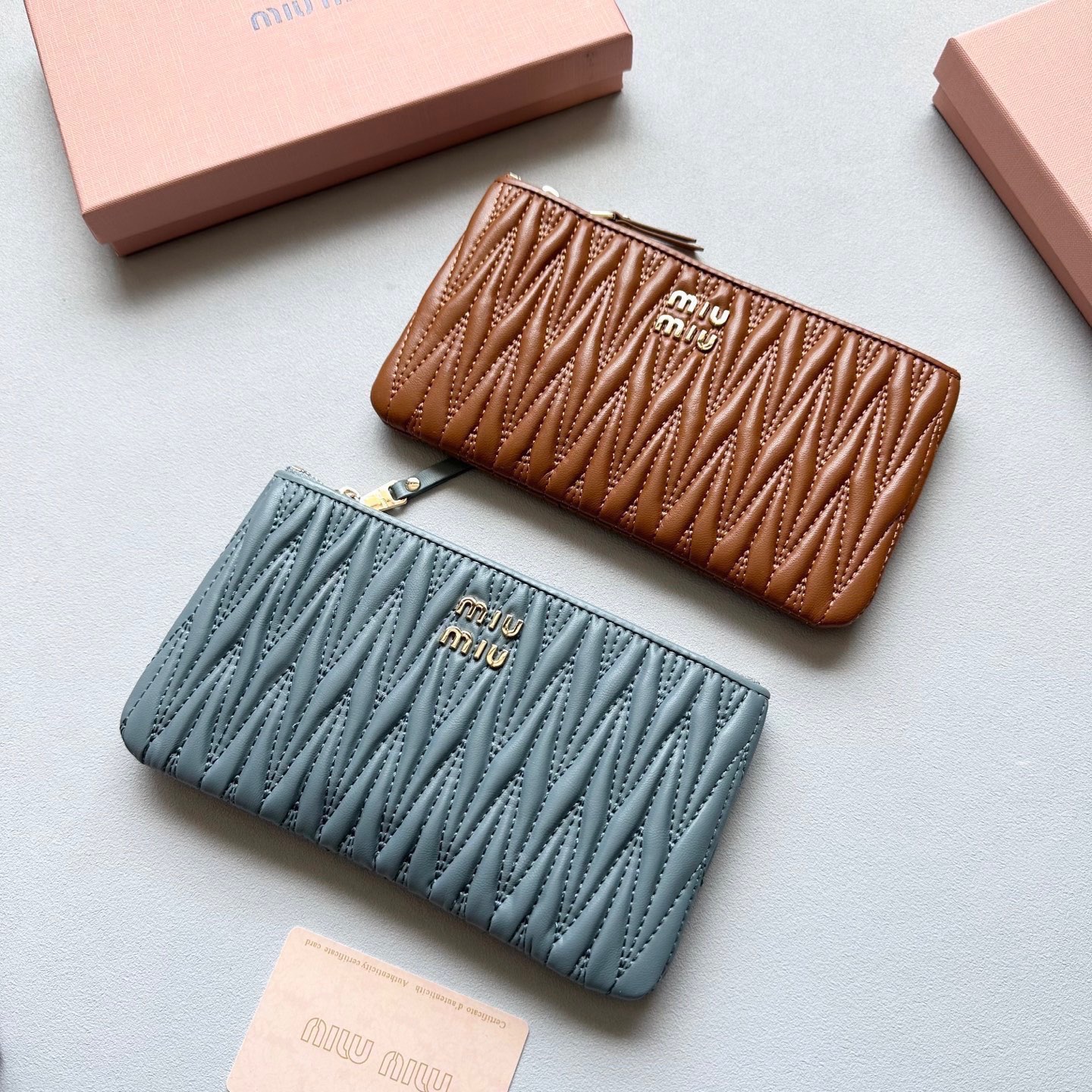 MIU MIU ミュウミュウ コインケース マイクロラージ コンパクト 本革仕様 黒 ピンク 棕 藍 全4色展開 - 画像 2