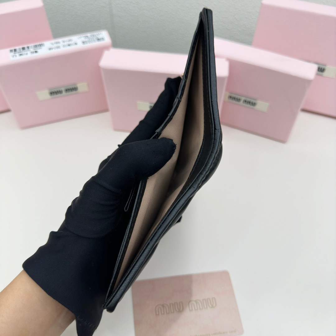 MIU MIU ミウミウ カードケース ミニ財布 フェイクレザー クロスステッチ - 画像 8