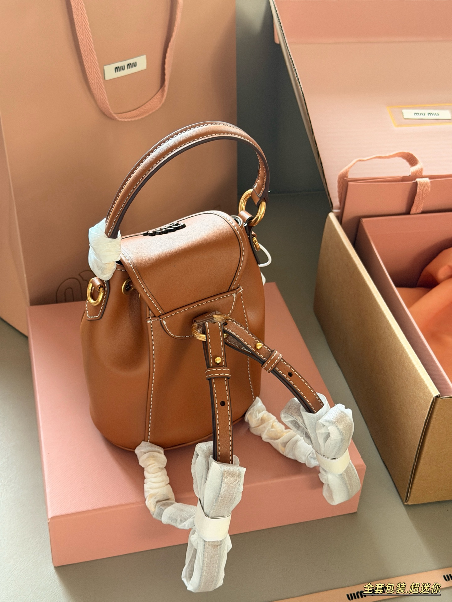 Miu Miu ミウミウ バックパック ミニ ミニバックパック ブラウン - 画像 4