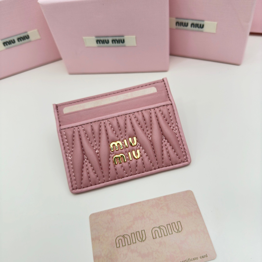 Miu Miu ミウミウ カードケース レザー プリーツ ミニ財布 ピンク 全3色