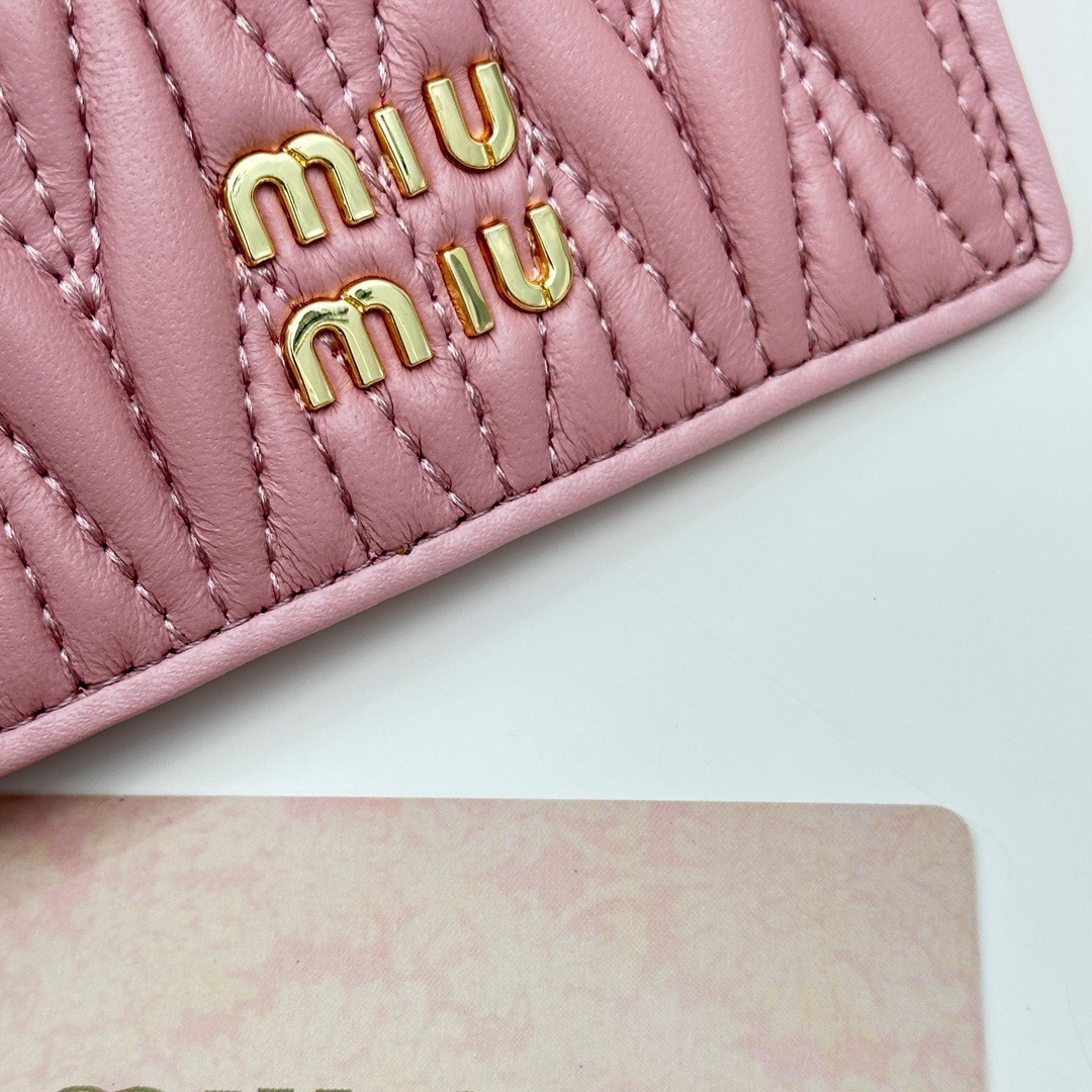 Miu Miu ミウミウ カードケース レザー プリーツ ミニ財布 ピンク 全3色 - 画像 5