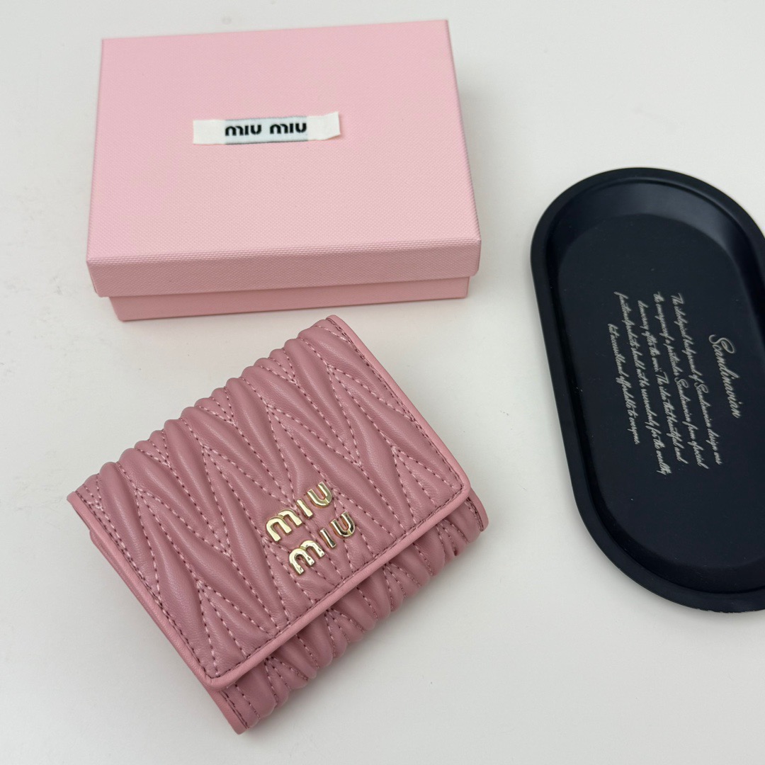 miumiu ミウミウ ウェーブ ミニ財布 ピンク 全3色 - 画像 2