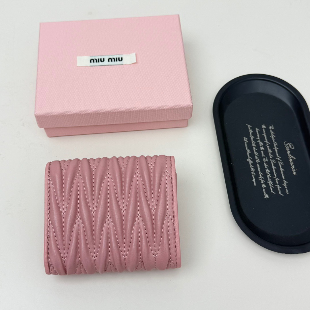 miumiu ミウミウ ウェーブ ミニ財布 ピンク 全3色 - 画像 3