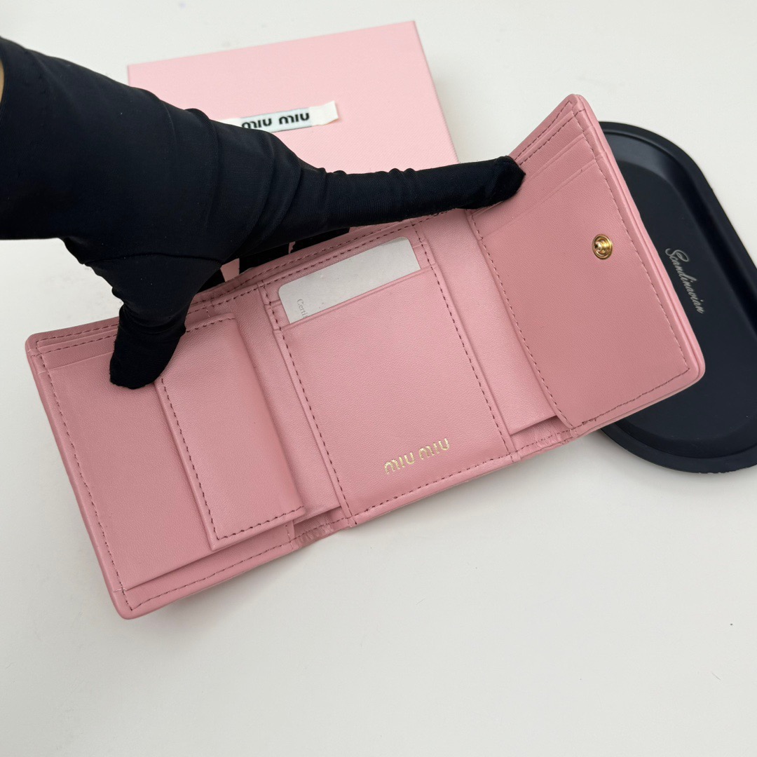 miumiu ミウミウ ウェーブ ミニ財布 ピンク 全3色 - 画像 7