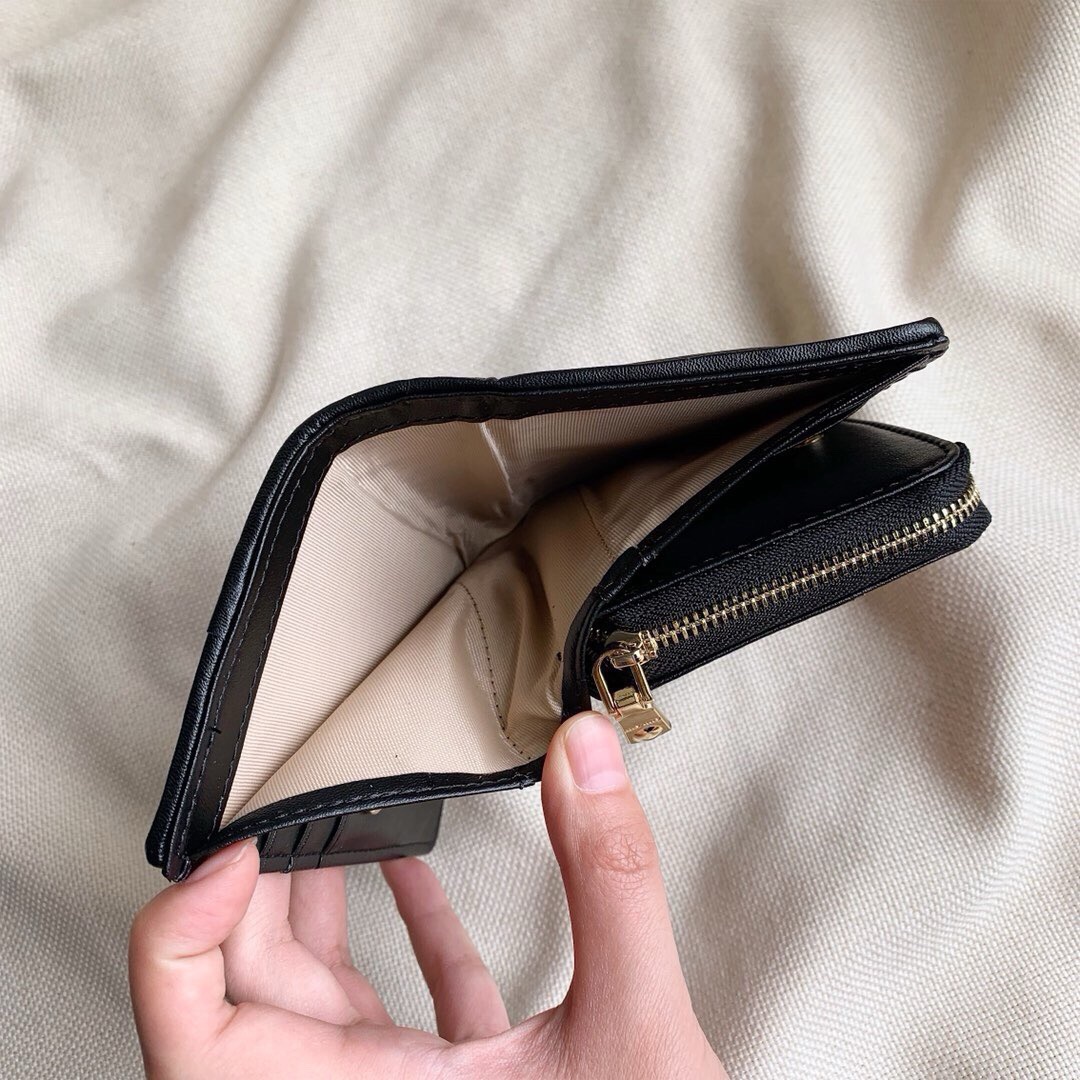 Miu Miu ミュウミュウ 折り財布 長財布 コンパクト 2つ折り ファスナー 黒 - 画像 8