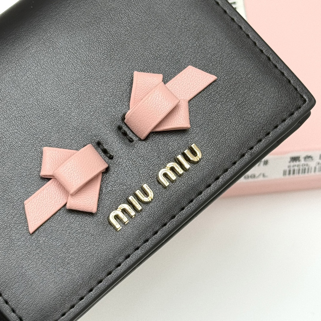 MIU MIU ミウミウ 二つ折り財布 コンパクト ファスナー ブラック ピンク - 画像 5