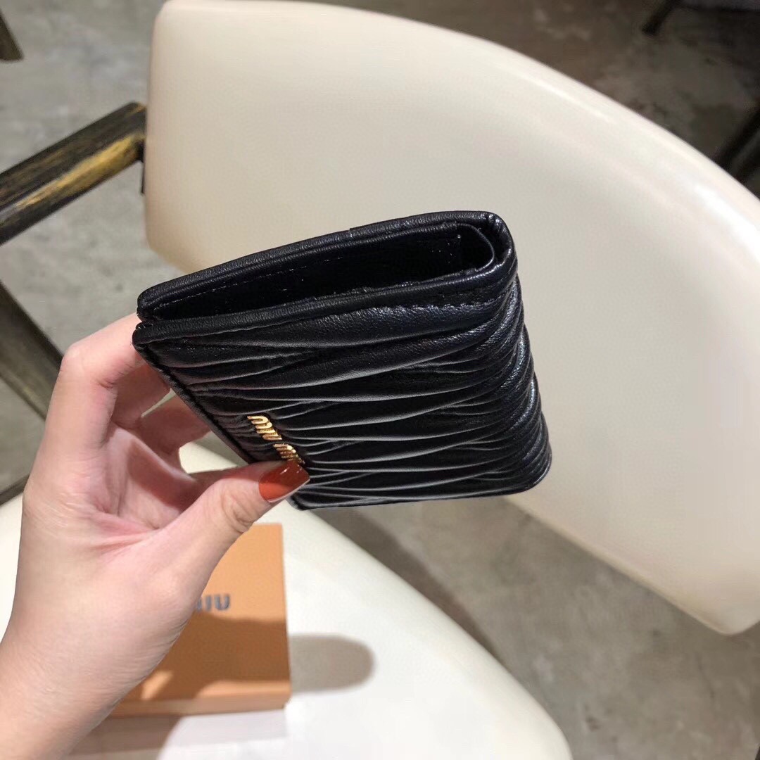 Miu Miu ミウミウ 財布 ミニ 軽量 本革仕様 ミニ財布 ブラック - 画像 3
