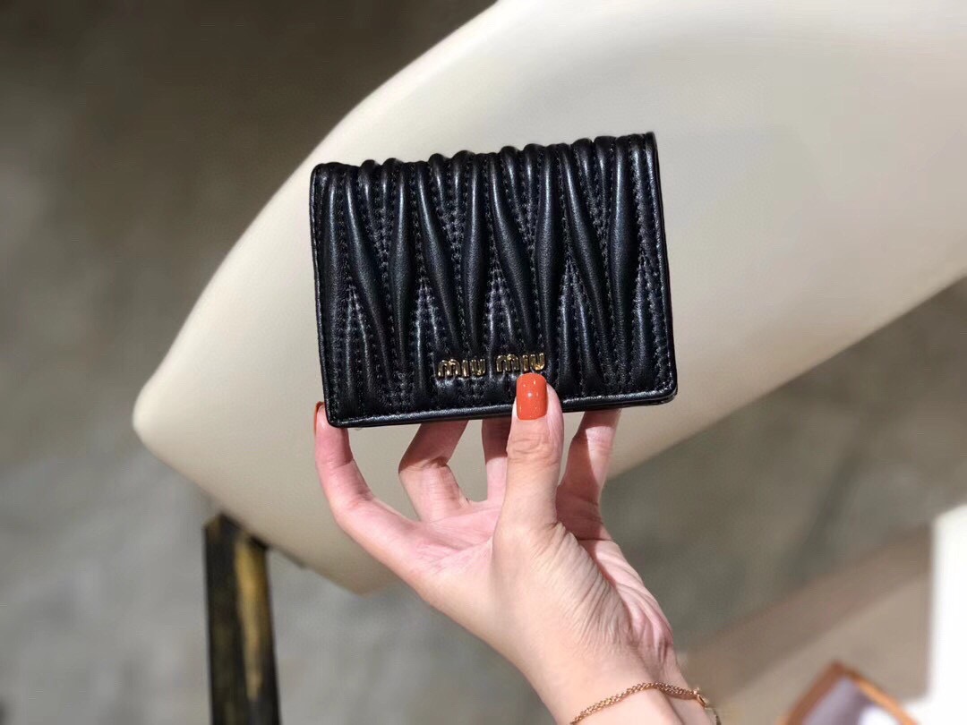 Miu Miu ミウミウ 財布 ミニ 軽量 本革仕様 ミニ財布 ブラック - 画像 9