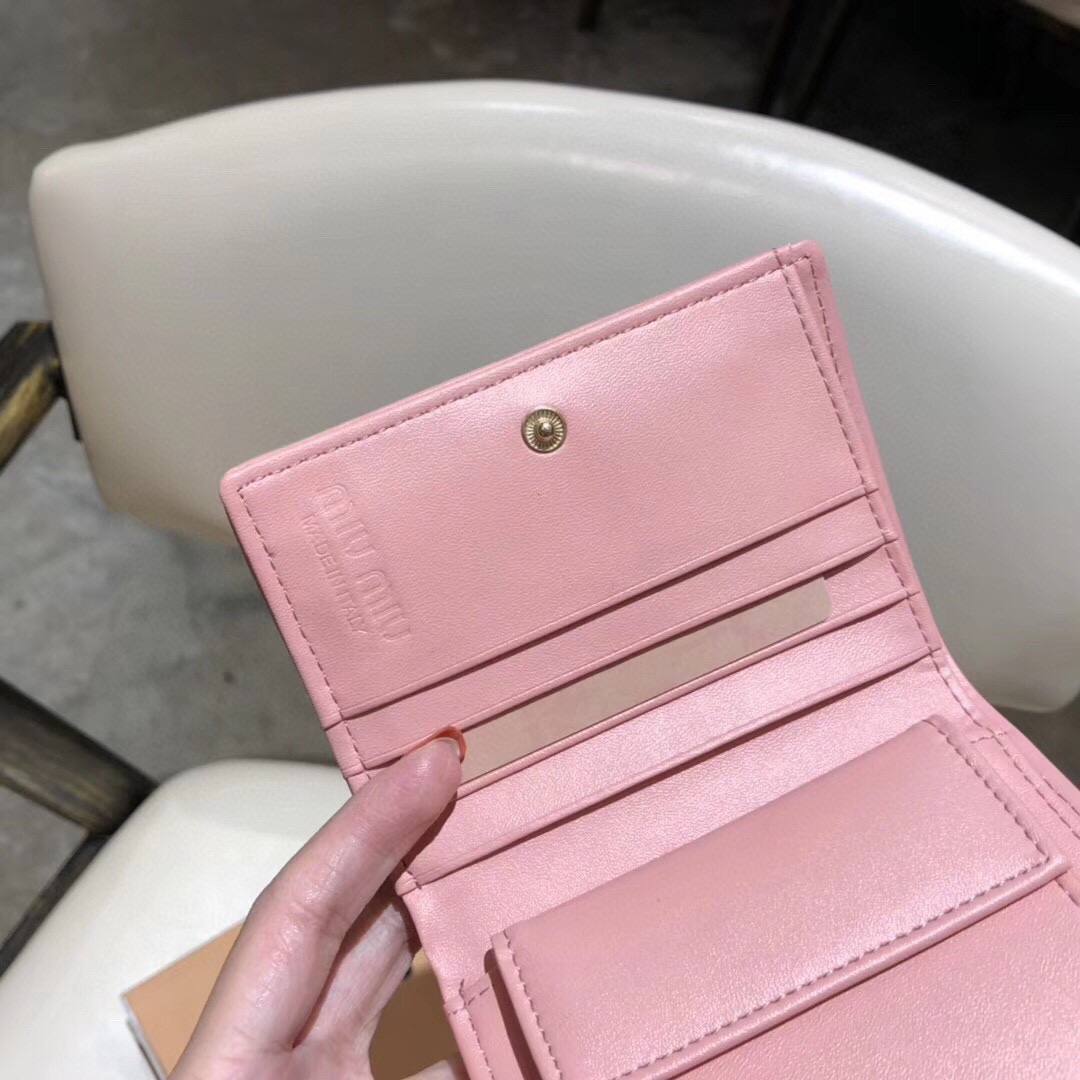 Miu Miu ミュウミュウ レディース 二つ折り財布 マチ付き ピンク - 画像 7