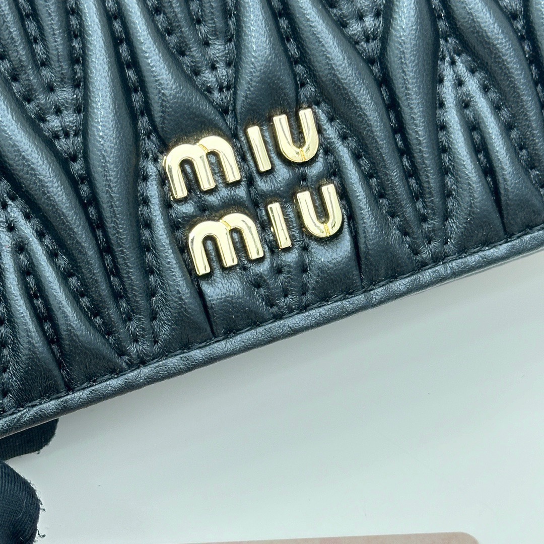 Miu Miu ミウミウ カードケース ミニウォレット 本革 11.5*10*3cm 黒 - 画像 5