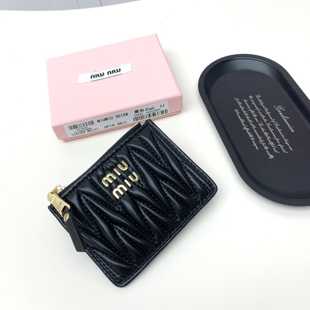 MIU MIU ミュウミュウ カードケース ミニウォレット 黒 本革仕様 マイクロレザー - 画像 3