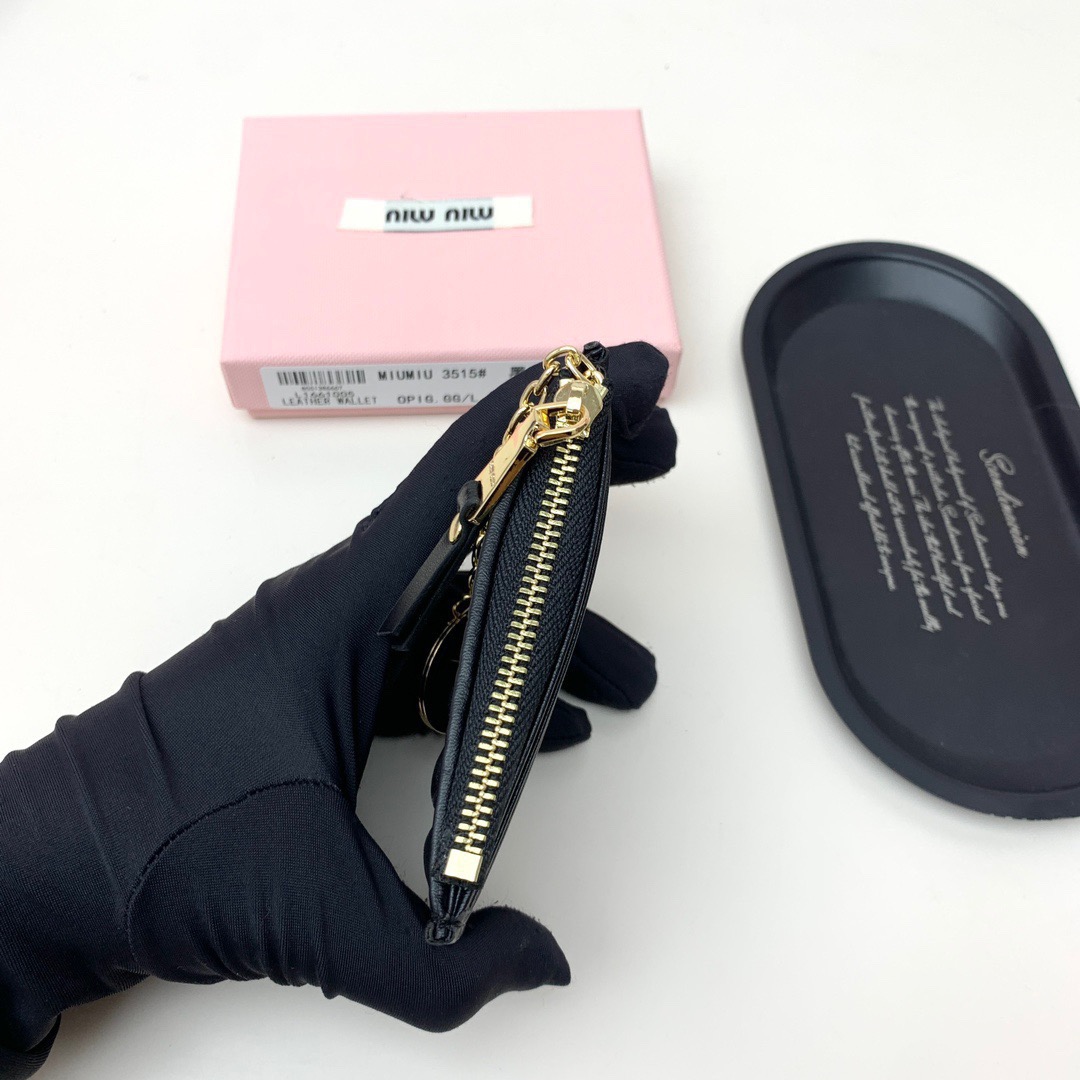 MIU MIU ミュウミュウ カードケース ミニウォレット 黒 本革仕様 マイクロレザー - 画像 6