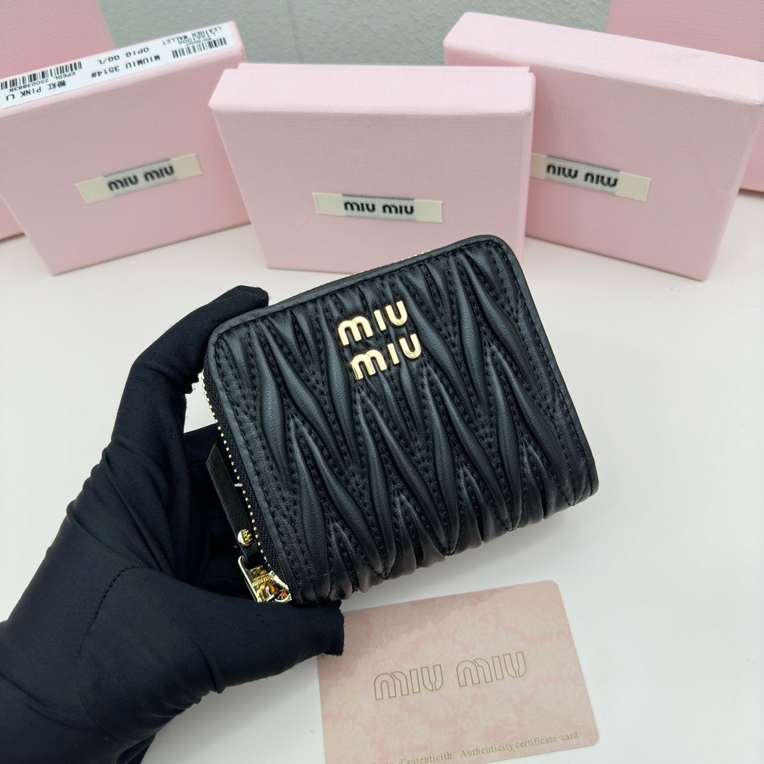 Miu Miu ミュウミュ ウェーブデザイン ミニ財布 黒 ピンク ブルー 全3色展開 - 画像 4
