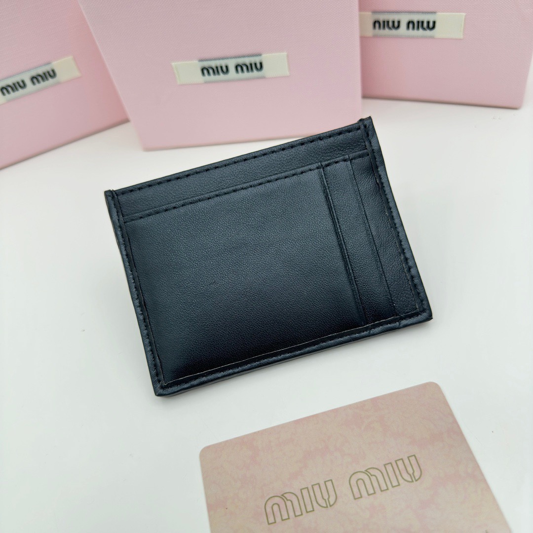 MIU MIU ミュウミュウ カードケース プレミアムレザー 本革 8*10.5cm 黒 ピンク ブルー 全3色 - 画像 3