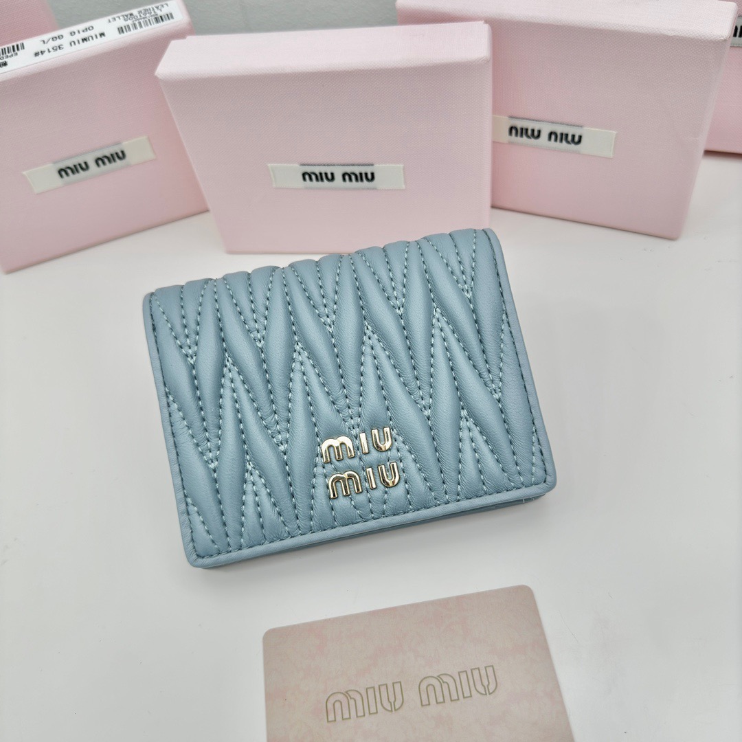 miumiu ミュウミュウ ウェーブ型 ポーチ ブルー