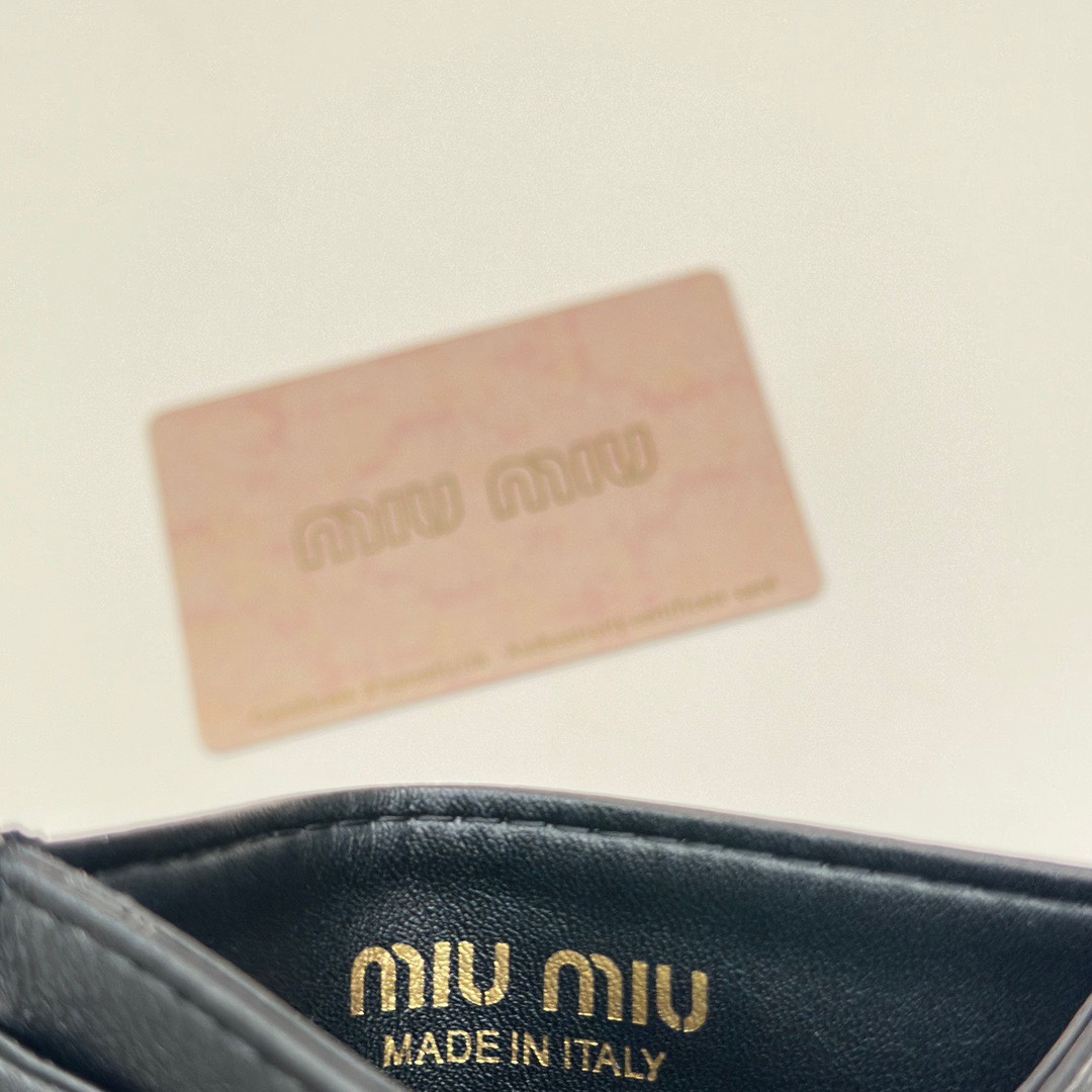 Miu Miu ミュウミュ カードケース ミニ財布 ブラック ピンク ブルー 全3色 - 画像 9