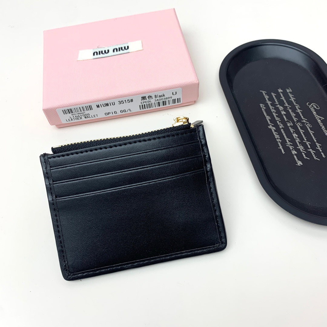 MIU MIU ミウミウ カードケース ミニ財布 黒 本革仕様 11.5x10x3 - 画像 4