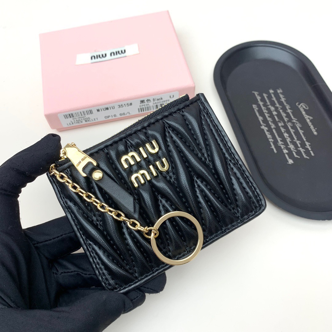 MIU MIU ミウミウ カードケース ミニ財布 黒 本革仕様 11.5x10x3 - 画像 5