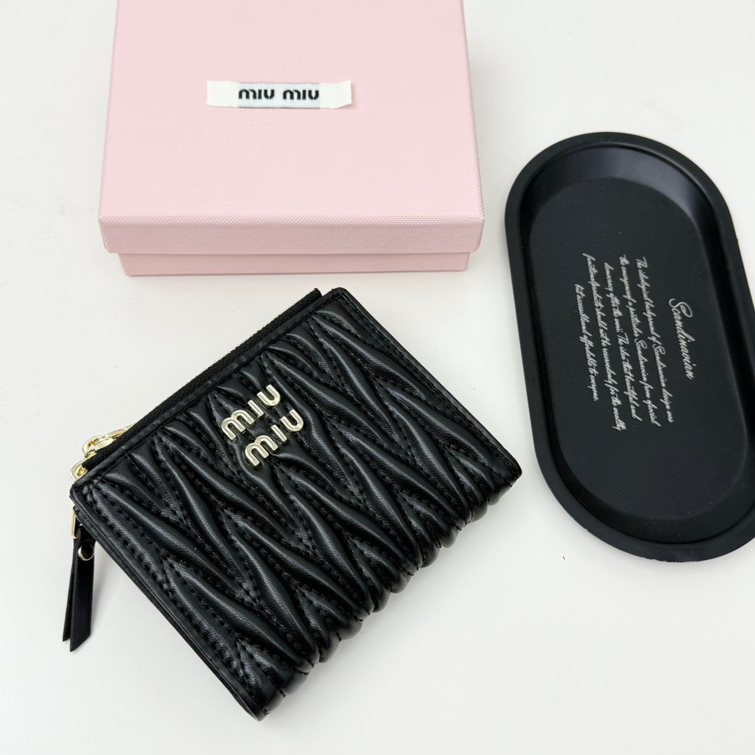 Miu Miu ミウミウ コインケース 本革 ミニ財布 黒 11.5*10*3 - 画像 2
