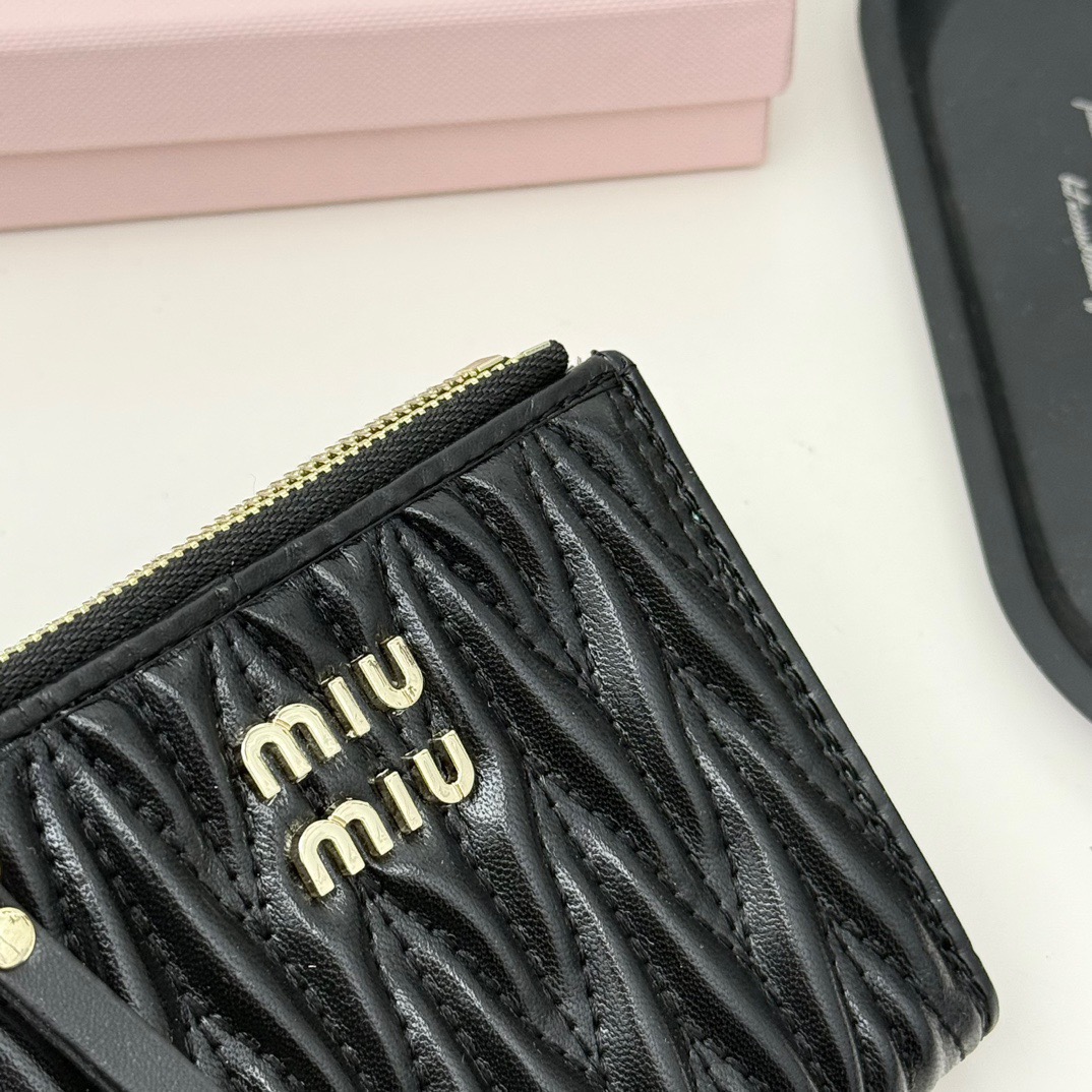 Miu Miu ミウミウ コインケース 本革 ミニ財布 黒 11.5*10*3 - 画像 6