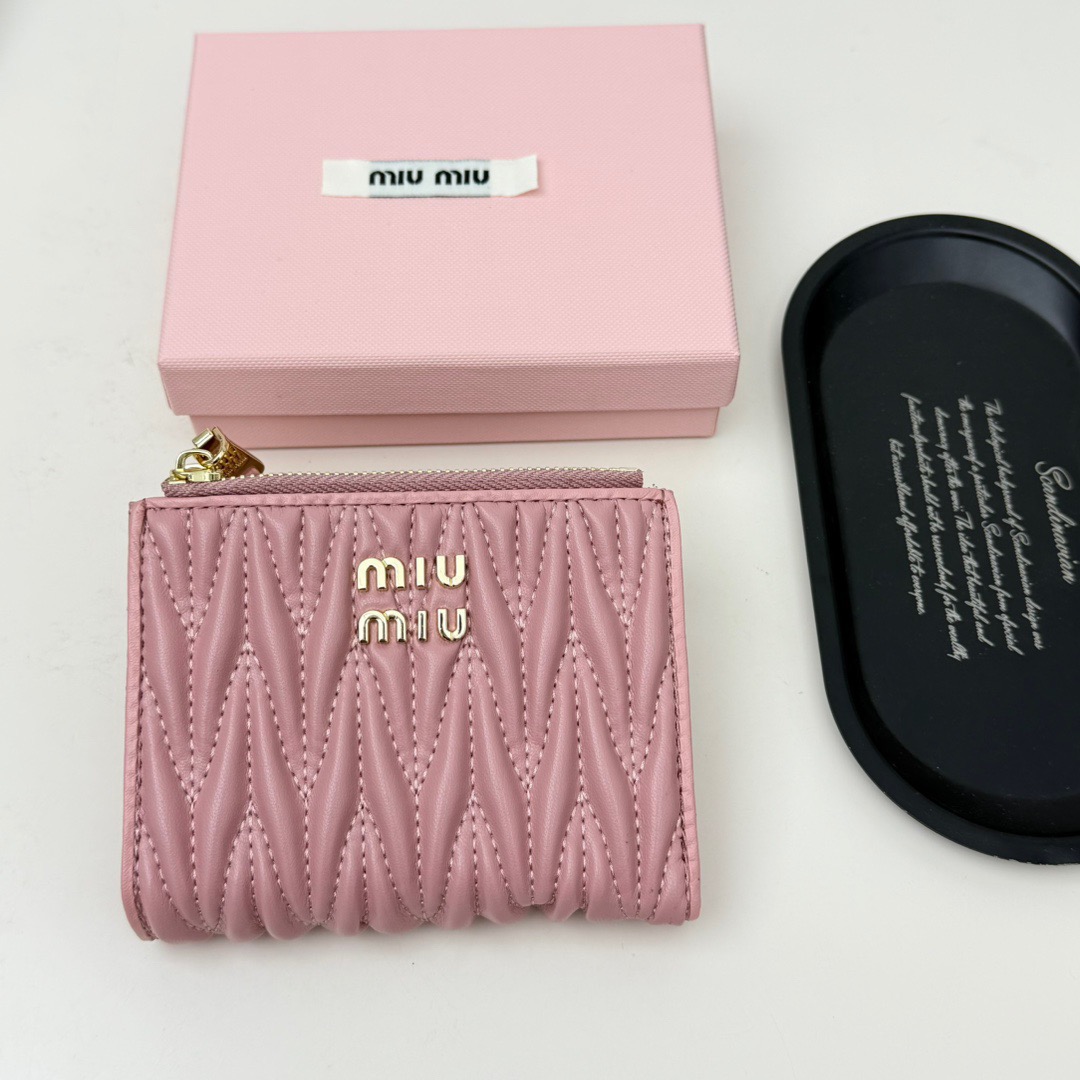 MIU MIU ミウミウ ウェーブ型リボンジッパー財布 ピンク