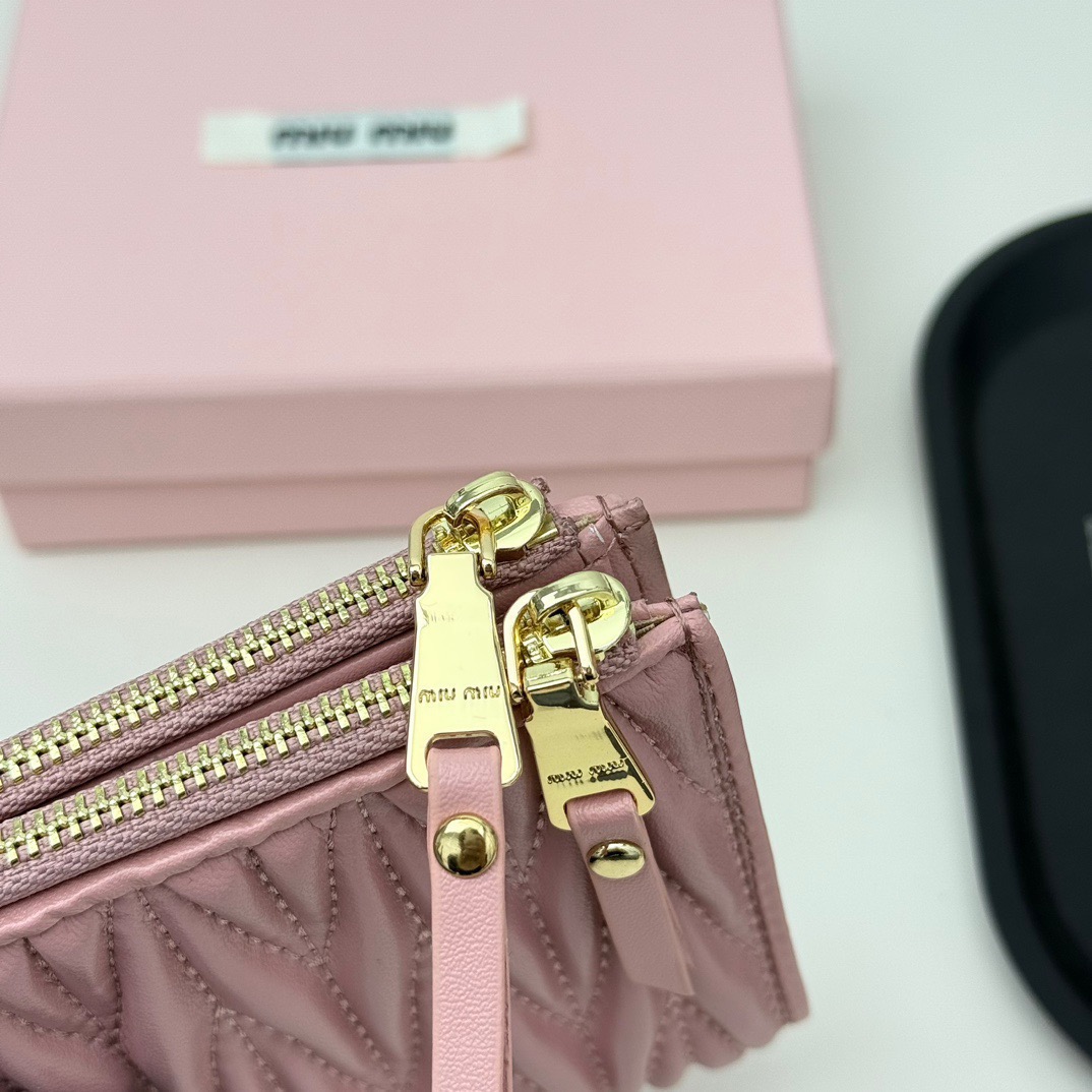MIU MIU ミウミウ ウェーブ型リボンジッパー財布 ピンク - 画像 9