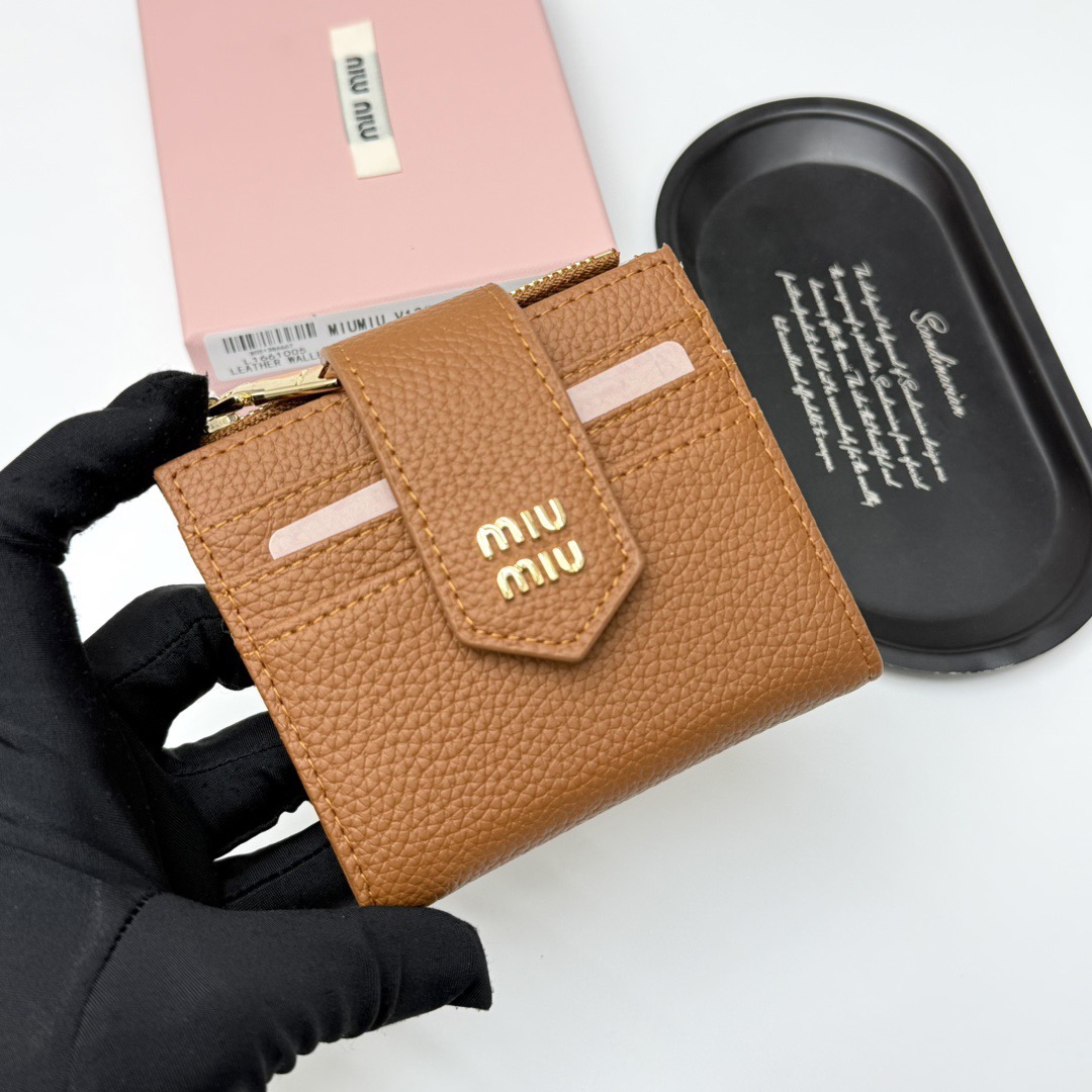MIU MIU ミウミウ 財布 ミニウォレット 黒 棕 11.5*10*3 - 画像 2